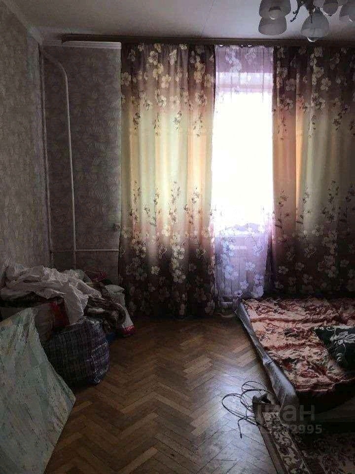 Продам комнату - недорого.