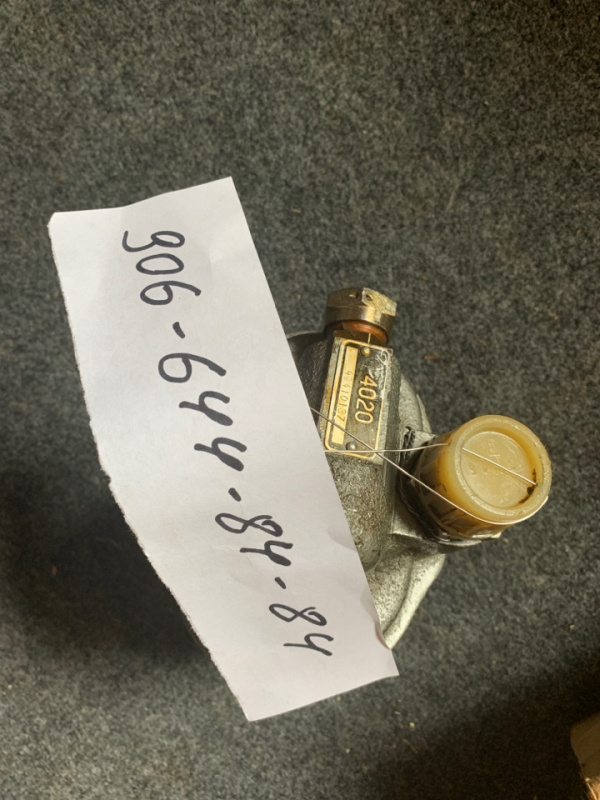 Насос топливный 889С 4020 890 890СТ 889